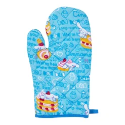 BIOWORLD Cinnamoroll Berry Sweets Oven Mitt