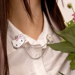 JapanLA Hello Kitty Floral Lapel Pin