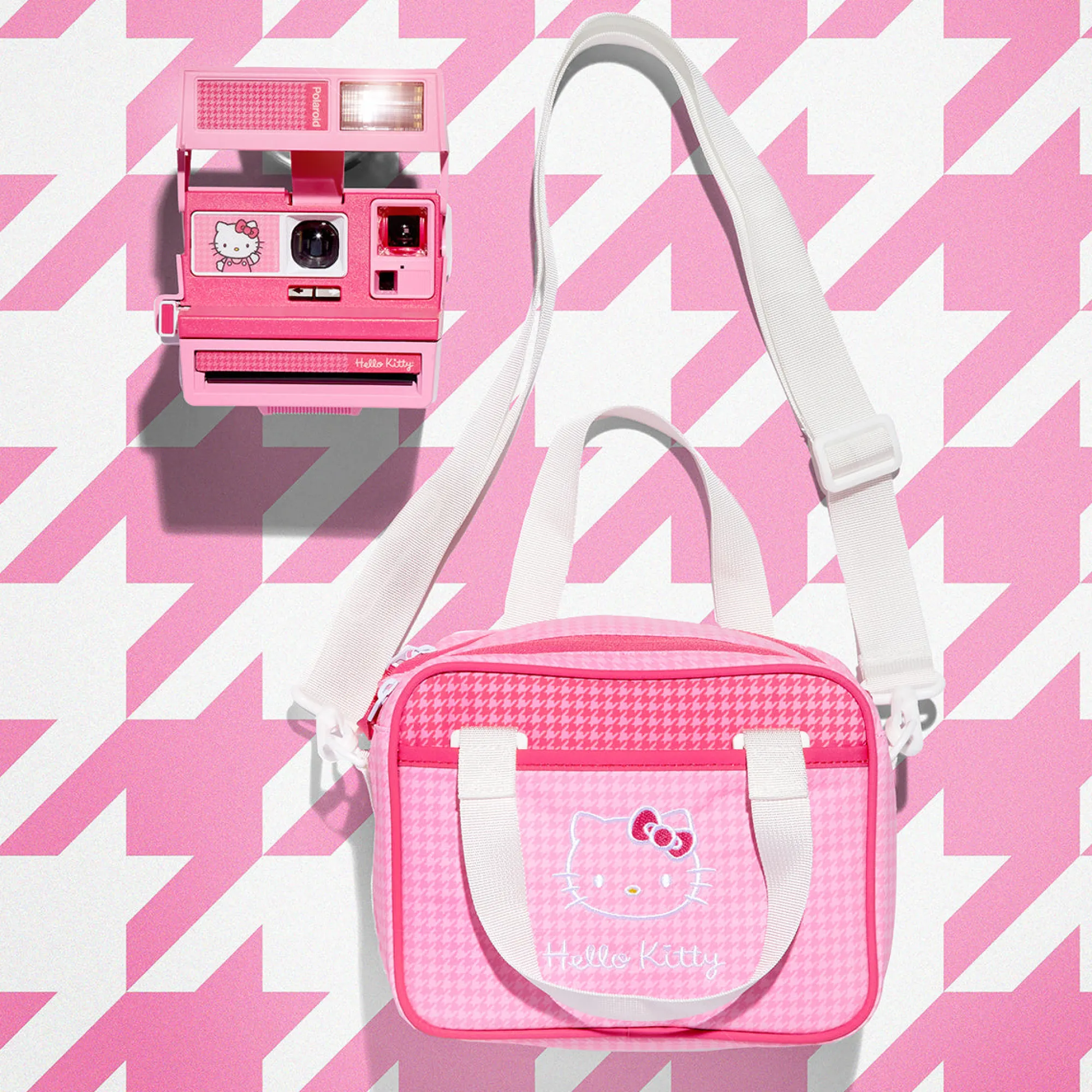 RETROSPEKT Hello Kitty Perfectly Pink 600 Instant Film Camera Bag