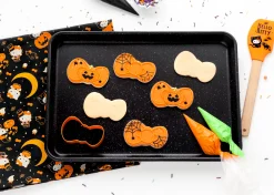 Handstand Kitchen Hello Kitty Spooky Cookie Cutter Set with Spatula
