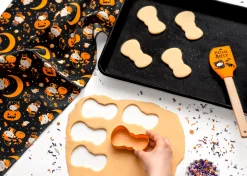 Handstand Kitchen Hello Kitty Spooky Cookie Cutter Set with Spatula