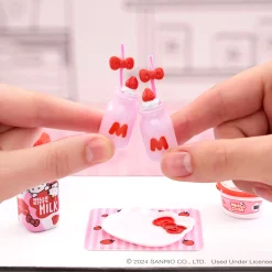 MGA Hello Kitty x 's Miniverse Make It Mini Food Blind Capsule (Series 1)